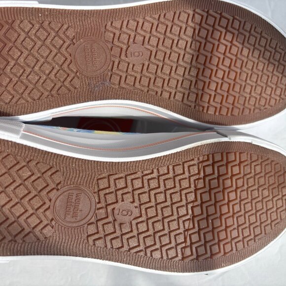 NEW Wonder Nation Girls Happy Faces & White High Top Sneakers - Shoe Size 6 - Picture 14 of 14